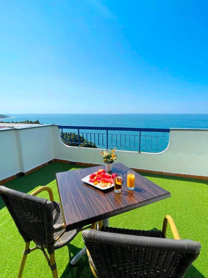 Corpus A - Hotel Albatros Ulcinj Bagian luar foto