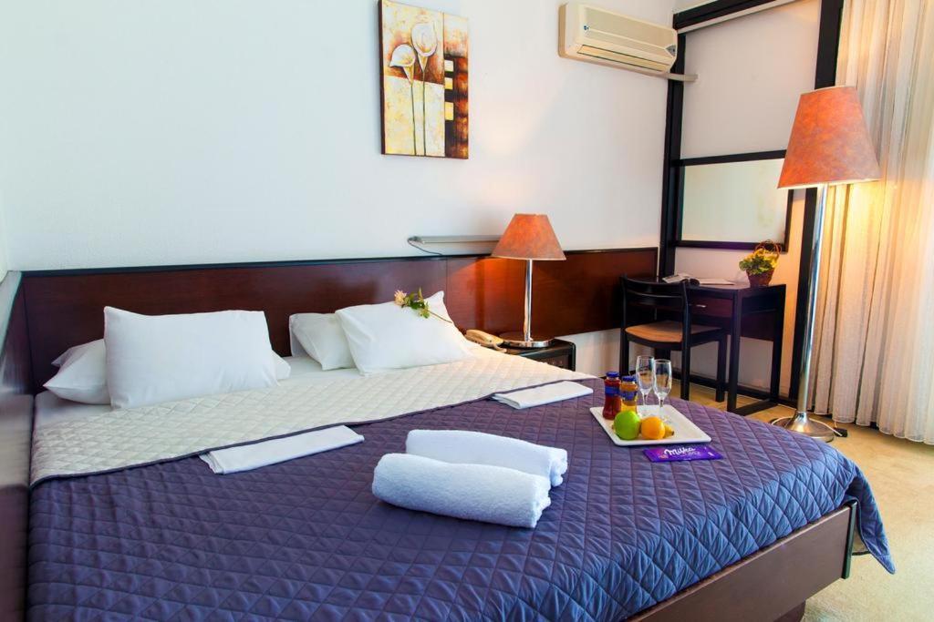 Corpus A - Hotel Albatros Ulcinj Bagian luar foto