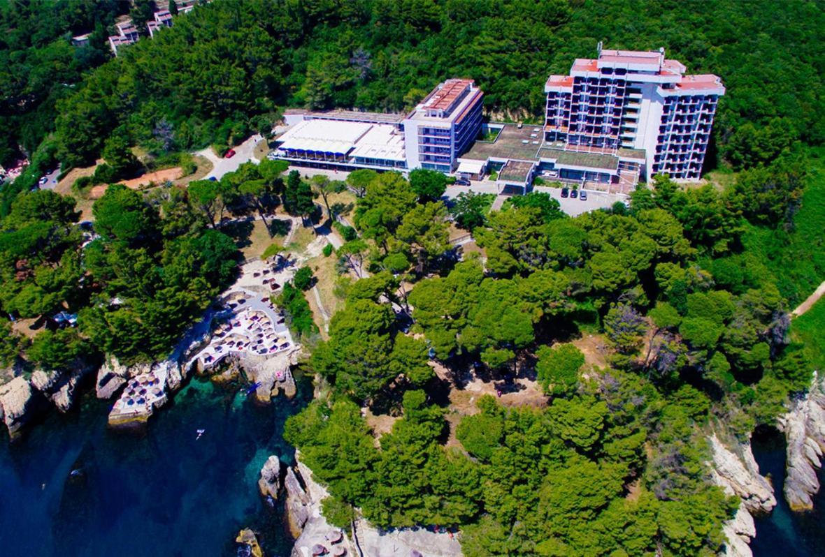 Corpus A - Hotel Albatros Ulcinj Bagian luar foto